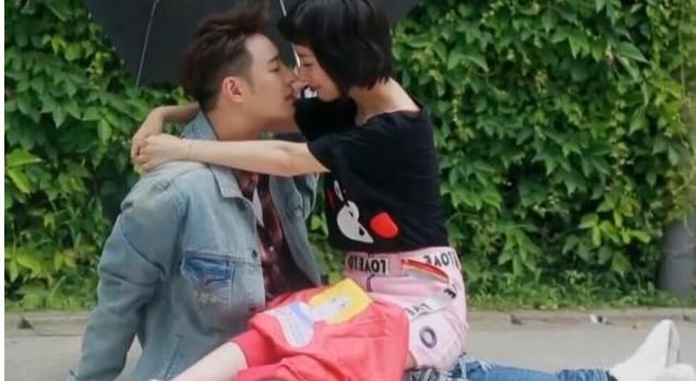 吴昕和潘玮柏这下恋情没得跑了,终于吻上了!经
