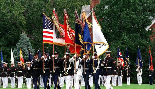 国的军旗,中国鲜血染成,美国凸显多样化,日本最