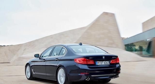 它或许是最适合女司机开的车了! 只因它的性能和内饰!