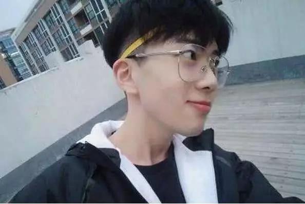 抖音网红的真实职业,脱离网络的她们,哪一位让你最“惊讶”?