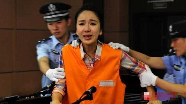 欠债还钱,别以为坐过牢出狱后就不用还了,看完