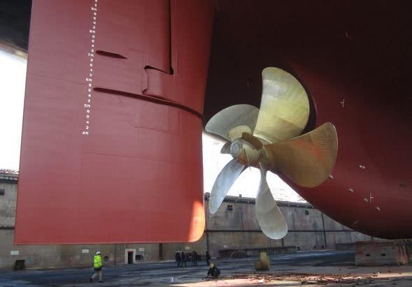 几十吨的航母也都只是一个小小的螺旋桨!它为