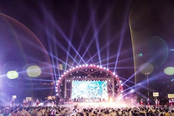 长隆水上乐园全新摩天旋转滑道,带你惊险刺激