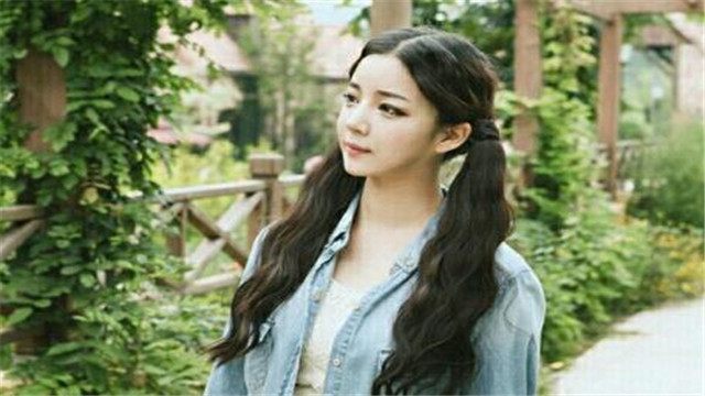 为什么有些人后背有2个凹下去的点!腰窝?今