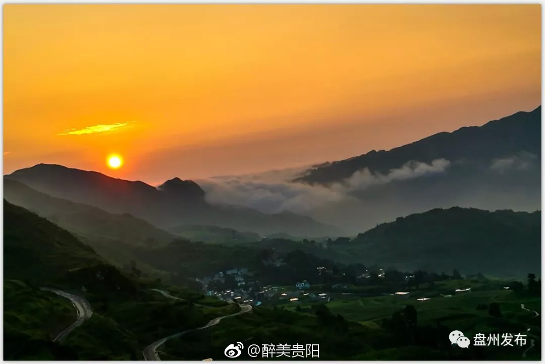 贵州盘州惊现火焰山烧了那片山头