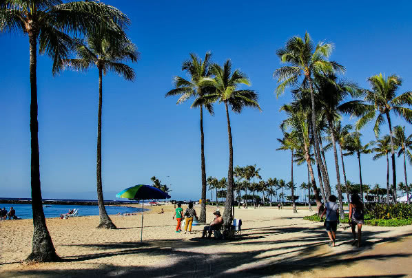 为什么有钱人都想移民去美国呢?