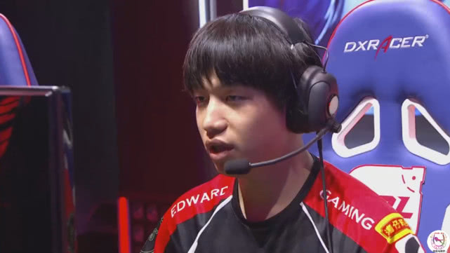 EDG对战OMG厂长状态爆表15分钟打崩对手!