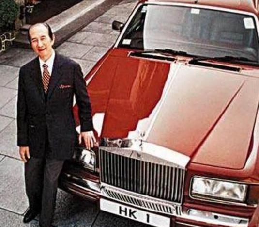 他是澳门赌王, 4个老婆和豪车不是重点, 车牌