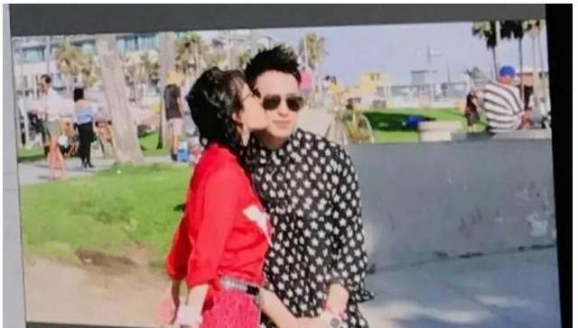 吴昕和潘玮柏这下恋情没得跑了,终于吻上了!经