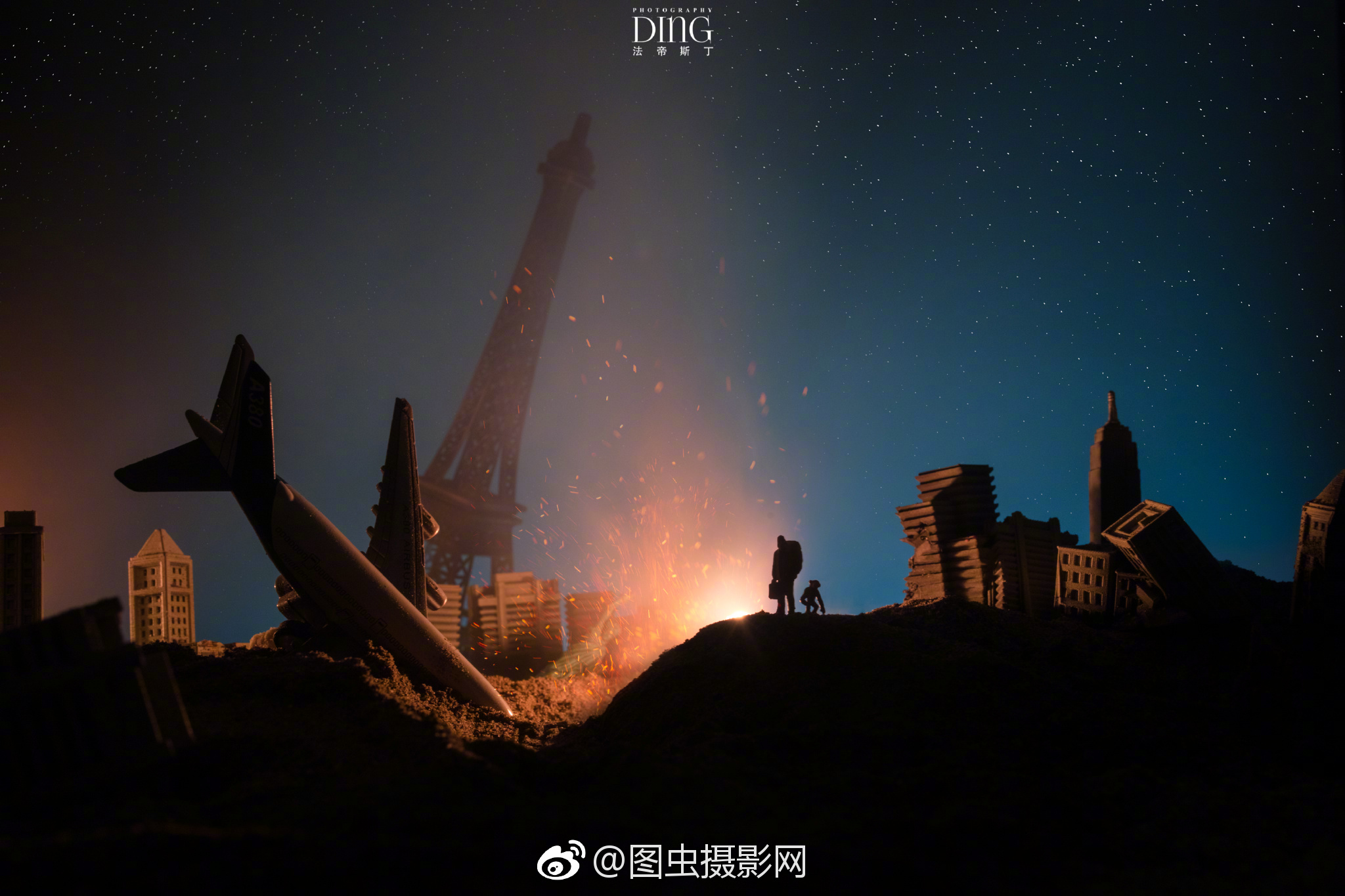 都30岁了, 他居然还在摆弄这些小玩意儿搞创作