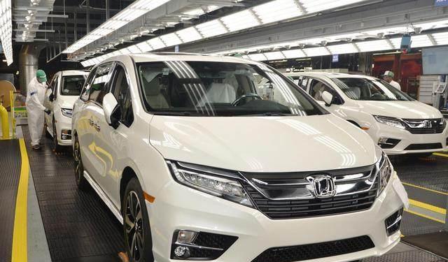 这车太逆天, 搭配全球首个10AT座椅, 魅力十足