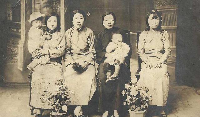 这部刘德一主演的四川方言喜剧傻儿师长,大家