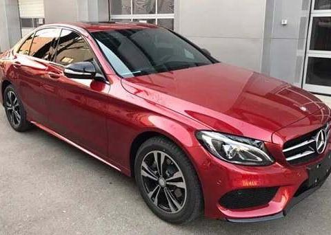 奔驰真敢降，这车直降5万仅26万，配2.0T加9AT，还买什么奥迪A4