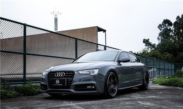 A5 Sportback身披水泥“灰”甲上战场!