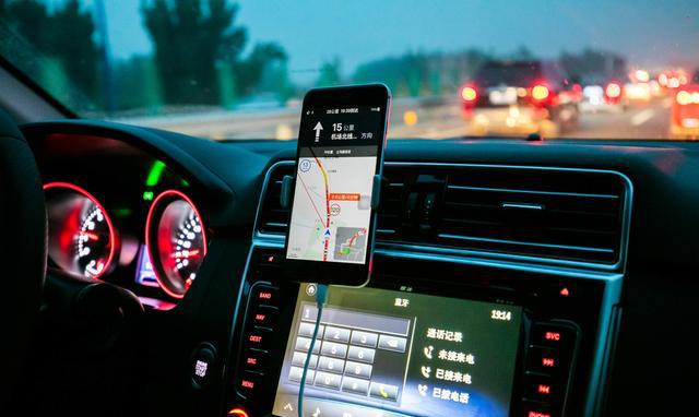 高德和百度,哪一个是开车最好的导航,全方位对比评测告诉你答案