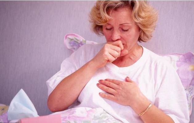 老年慢性支气管炎咳嗽有痰,咳不出?6种排痰方