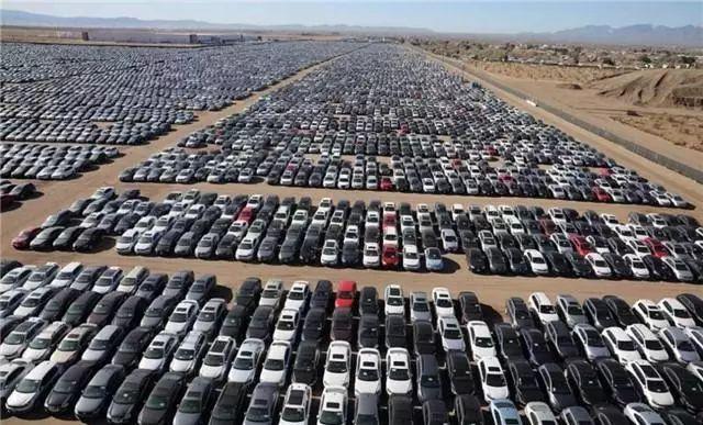 大众在美国的汽车坟场，因排放门事件，积压车辆达到30万辆!