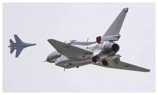 歼11PK鹰狮遭遇惨败?英国军事杂志曝光真相