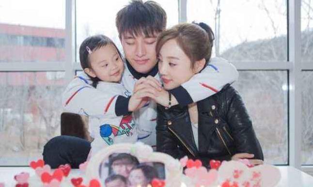 李小璐朋友圈发文让人心生感慨,粉丝瞬间从黑