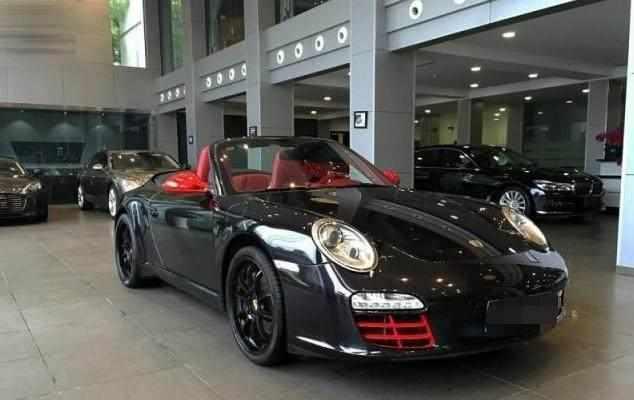 土豪去4S店提保时捷，交款的时候，经理看了后备箱直接反悔了！