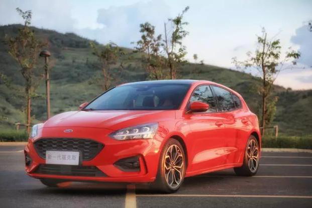 诸神归位,神车再现,试驾全新福克斯ST-line