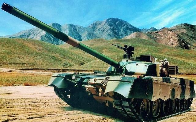 光辉能吊打枭龙,阿琼击穿哈利德却被弃,印网友