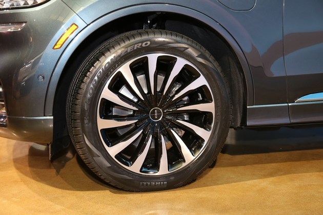 比奥迪Q7便宜，气场不输路虎，林肯飞行家也来搅局国内豪车市场