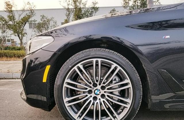 最后还是放弃了看好很久的雷克萨斯, 提了这车家人都说很不错