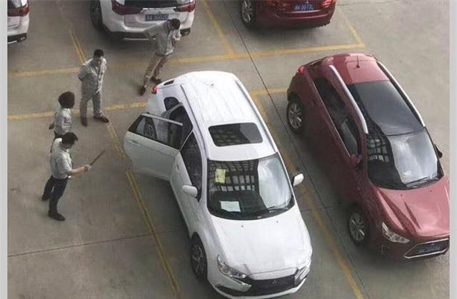 三菱 新款劲炫ASX谍照曝光 增加天窗/ESP