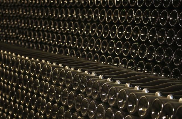 中国富豪大购法国酒庄 酒运中国卖高价