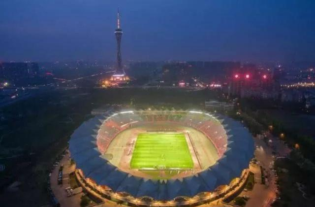 霸气!中乙升班马建6万人专业足球场,羡煞大半