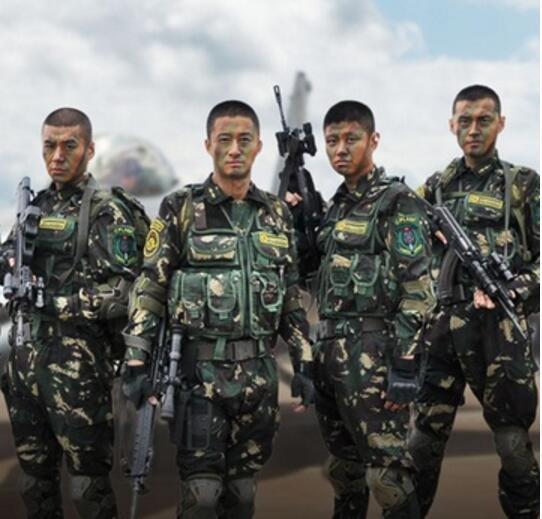 中国陆军特种作战服可比海军陆战队军装帅,因