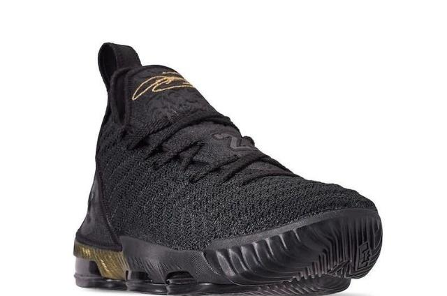 本月发售!詹姆斯16代战靴霸气来袭