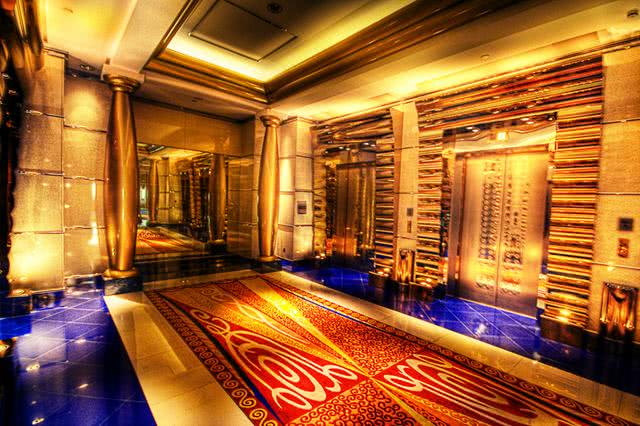 奢华异常的全球唯一七星级酒店:内藏“黄金屋”，住一晚要10万元
