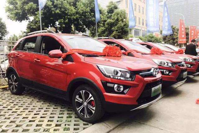 北汽纯电动SUV EX360面市，补贴后7.99万起售续航超300km