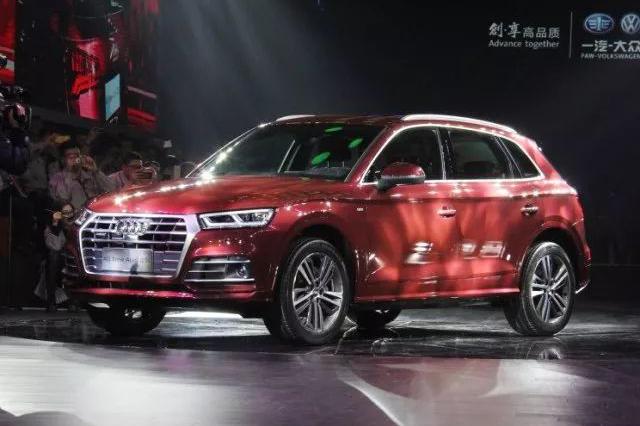 奥迪Q5L终于揭开面纱 轴距加长88毫米 看过内饰后瞬间中毒！