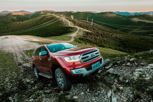 单枪匹马，万里晴空下驾着撼路者“撼服”好汉坡