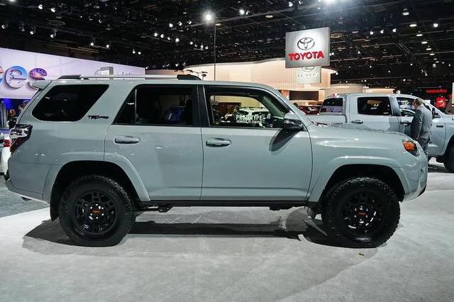 丰田纯进口越野，配4.0L V6，全时四驱，不到30万！普拉多要凉