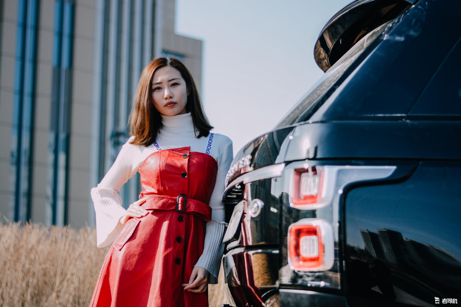 分享一组拍的很漂亮的美图《王者最美单身女孩、为18款揽胜点赞