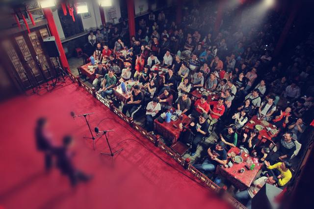 孟子后裔创办谦祥益绸缎庄,总部搬到天津,如今改成相声小剧场