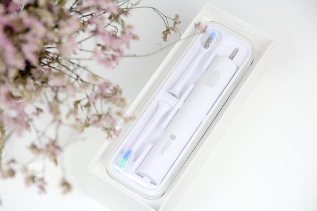 价格很小米99元的电动牙刷,贝医生声波电动