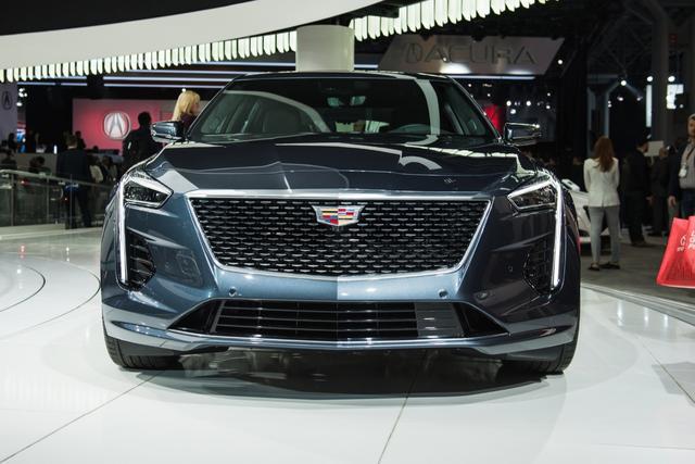 外形杀气十足，4.2L V8动力+10AT，2019款CT6：请叫我猛兽！