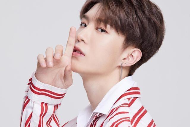 明星给自己颜值打分,肖战6分,赵丽颖8分,热巴的