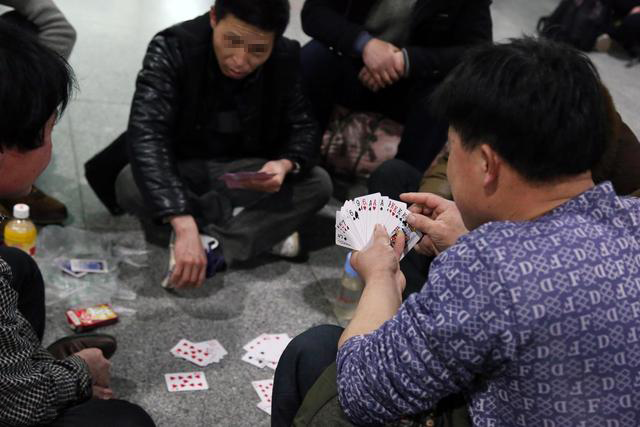 农民工捡了个苹果8,邮寄给女失主,4天后被威胁