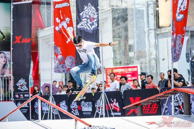 搞笑[超话] 心动的感觉 2018特步