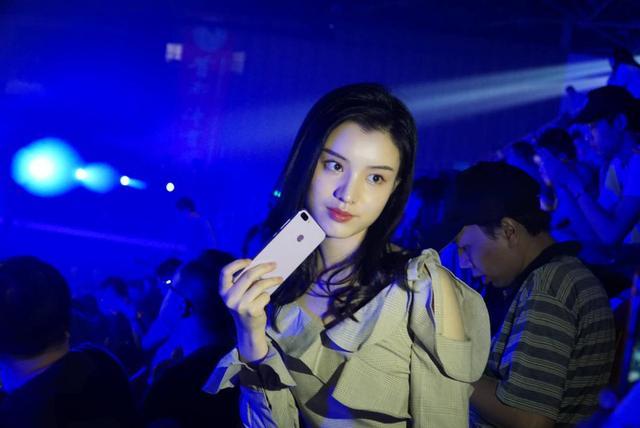 最具性价比全面屏手机荣耀9i发布,有望成千元