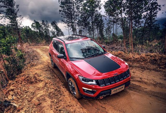 男人都爱SUV，这款价格16万起，外观硬朗霸气