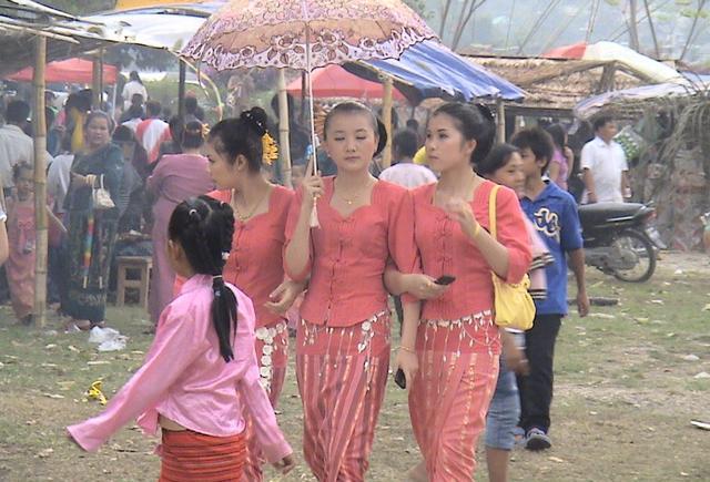 中缅交界处风光无限, 还有缅甸美女出没
