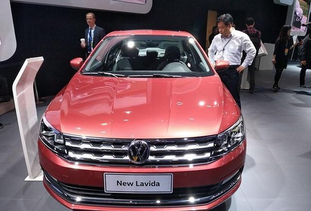 全新朗逸的大众家族特征更加明显, 神似缩小版的帕萨特。