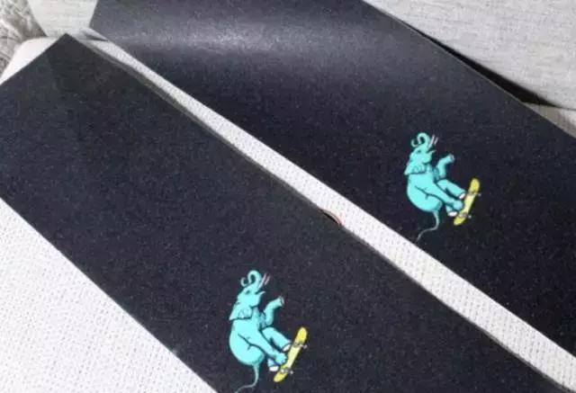 skater蓝象砂纸:45元 选择滑板配件的原则就是,专业的滑板制造品牌.